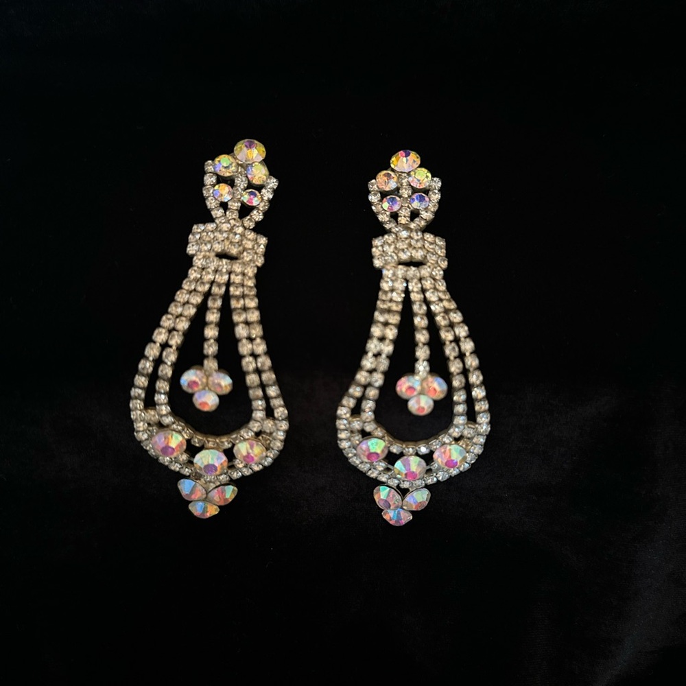 Elegant Silver Crystal Drop Earrings